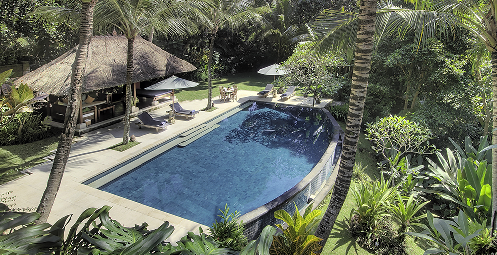 Villa Alamanda - Overview of pool area
